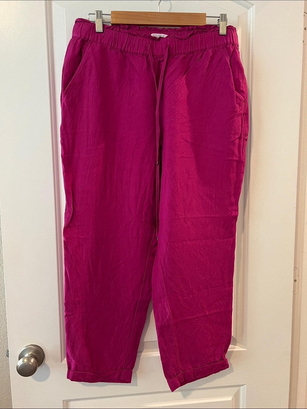 LOFT Magenta Cropped Pants